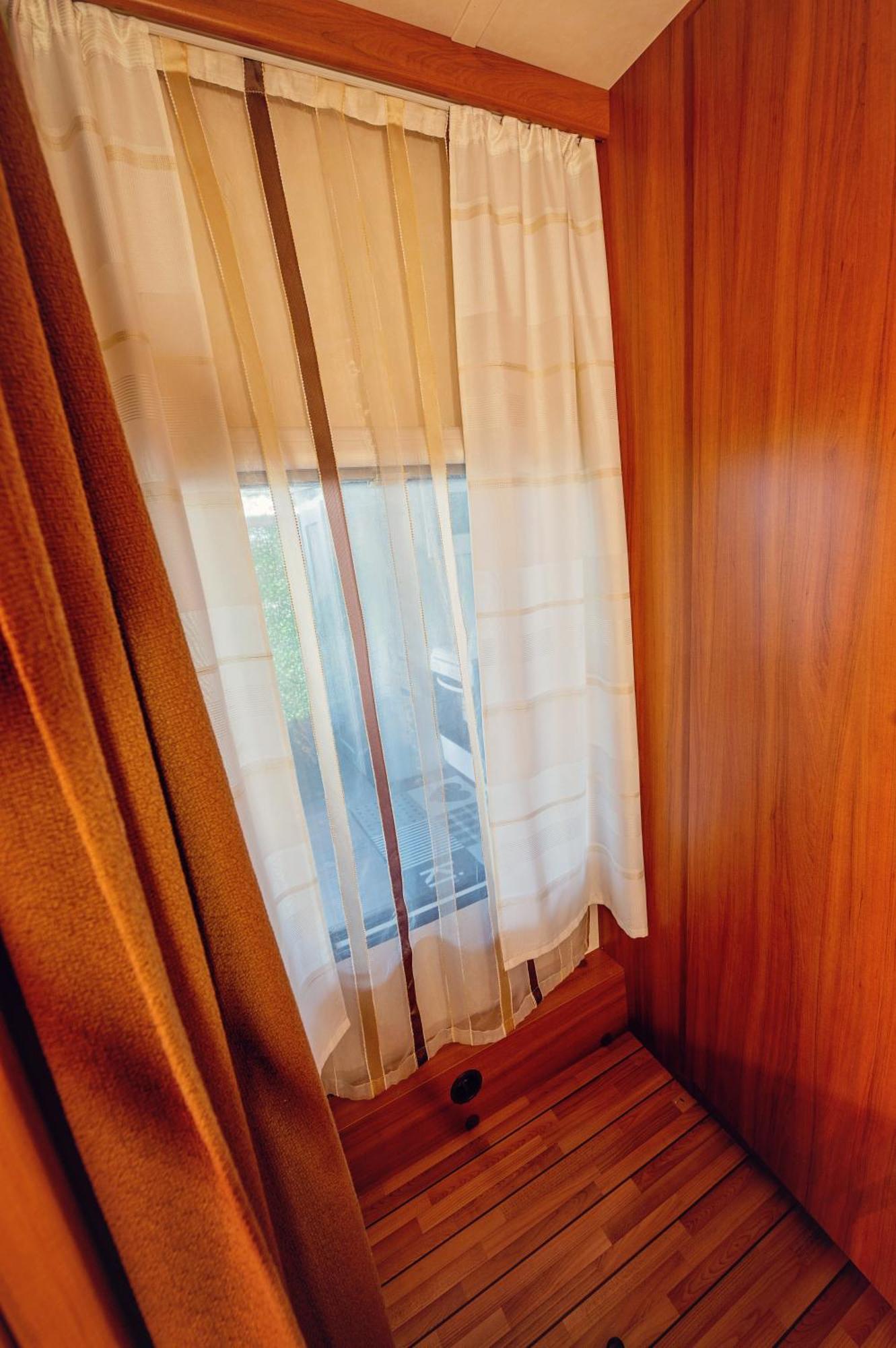 Каравани Avi Iris Фичоза Hotell Varna Eksteriør bilde