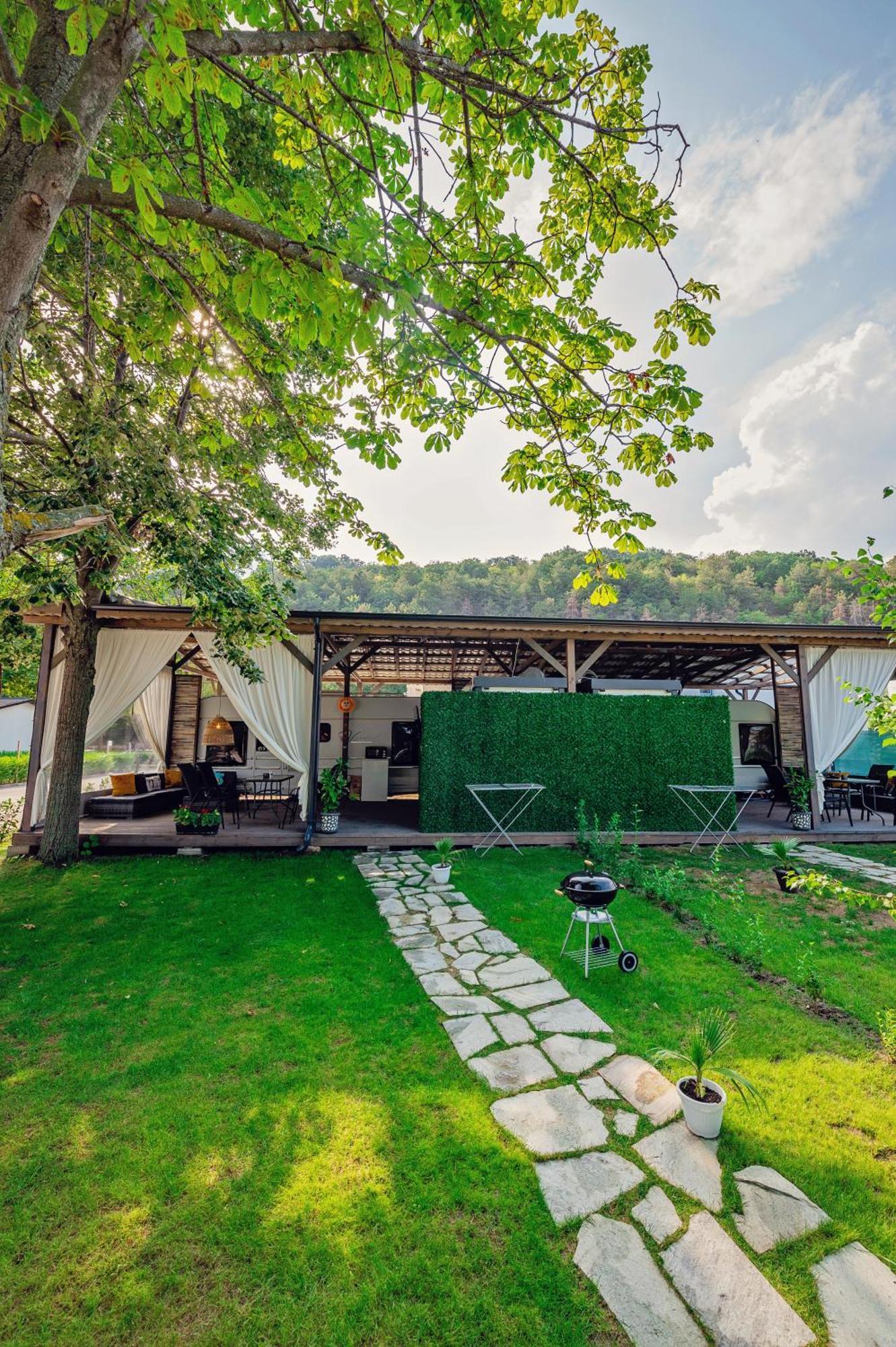Каравани Avi Iris Фичоза Hotell Varna Eksteriør bilde
